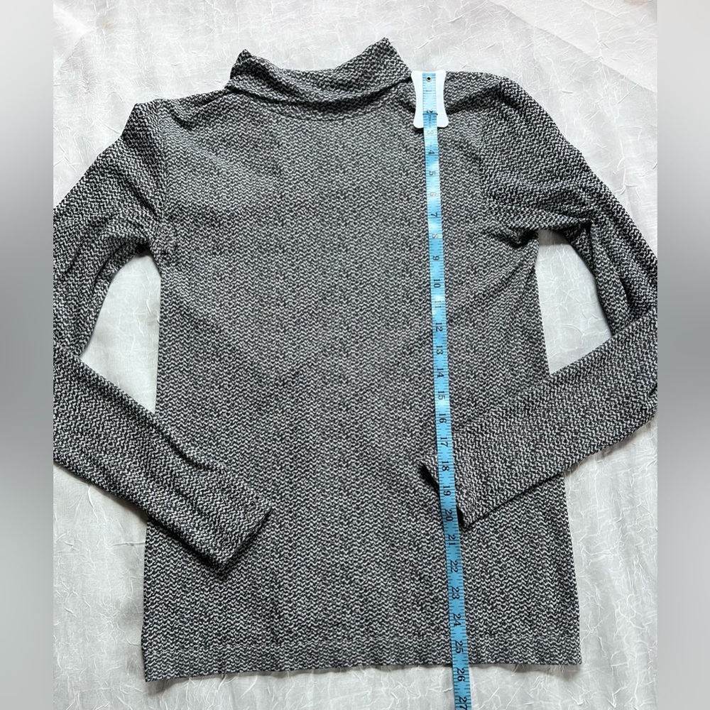 Athleta long sleeve top​ - Picture 6 of 7